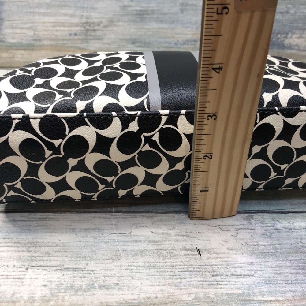 Coach Signature C PVC & Leather Small Clutch Bag Black & White Preowned - Picture 4 of 10